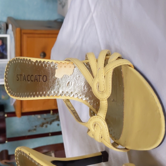 yellow staccato sandals, sz 6.5, 3 1/2" heel., leather.   scuffing toe area - Picture 3 of 5